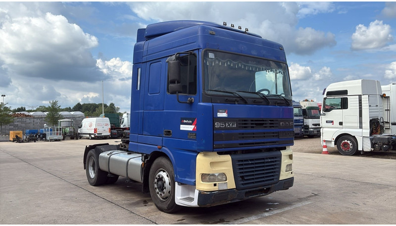 DAF 95 XF 430 (EURO 3 / BOITE MANUELLE / MANUAL GEARBOX) - Тягач: фото 3 DAF 95 XF 430 (EURO 3 / BOITE MANUELLE / MANUAL GEARBOX) - Тягач: фото 3