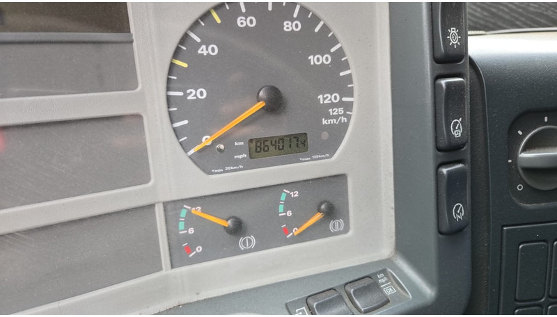 Тягач MAN TGA 18.410 (864.000 KM / MANUAL PUMP / MANUAL GEARBOX / RETARDER / POMPE MANUELLE): фото 19