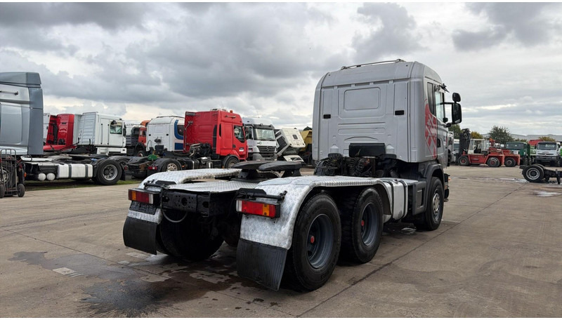 Scania R164-480 (RETARDER / BOITE MANUELLE / MANUAL GEARBOX / STEEL SUSP. / LAMES / V8) - Тягач: фото 4 Scania R164-480 (RETARDER / BOITE MANUELLE / MANUAL GEARBOX / STEEL SUSP. / LAMES / V8) - Тягач: фото 4