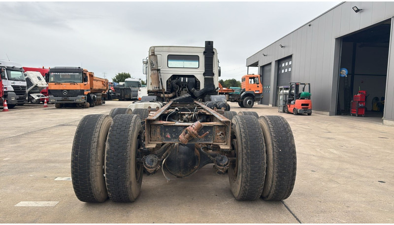 Volvo FL 10 - 320 (MANUAL PUMP / POMPE MANUELLE / STEEL SUSP. / LAMES) - Грузовик-шасси: фото 5 Volvo FL 10 - 320 (MANUAL PUMP / POMPE MANUELLE / STEEL SUSP. / LAMES) - Грузовик-шасси: фото 5