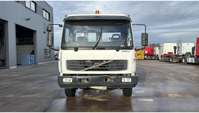 Volvo FL 220 (BELGIAN TRUCK / CAMION BELGE / MANUAL GEARBOX / BOITE MANUELLE) - Грузовик-шасси: фото 4 Volvo FL 220 (BELGIAN TRUCK / CAMION BELGE / MANUAL GEARBOX / BOITE MANUELLE) - Грузовик-шасси: фото 4