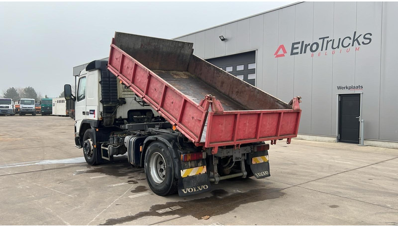 Volvo FM 10 - 320 (POMPE MANUELLE / MANUAL PUMP / MANUAL GEARBOX / BOITE MANUELLE) - Самосвал: фото 4 Volvo FM 10 - 320 (POMPE MANUELLE / MANUAL PUMP / MANUAL GEARBOX / BOITE MANUELLE) - Самосвал: фото 4