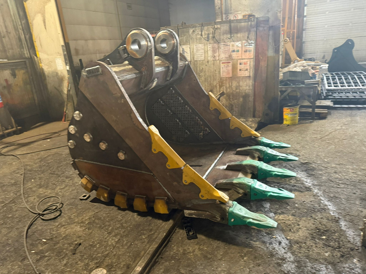 CAT 349 Armored Heavy Duty Bucket - Ковш для экскаватора для Гусеничных экскаваторов: фото 3 CAT 349 Armored Heavy Duty Bucket - Ковш для экскаватора для Гусеничных экскаваторов: фото 3