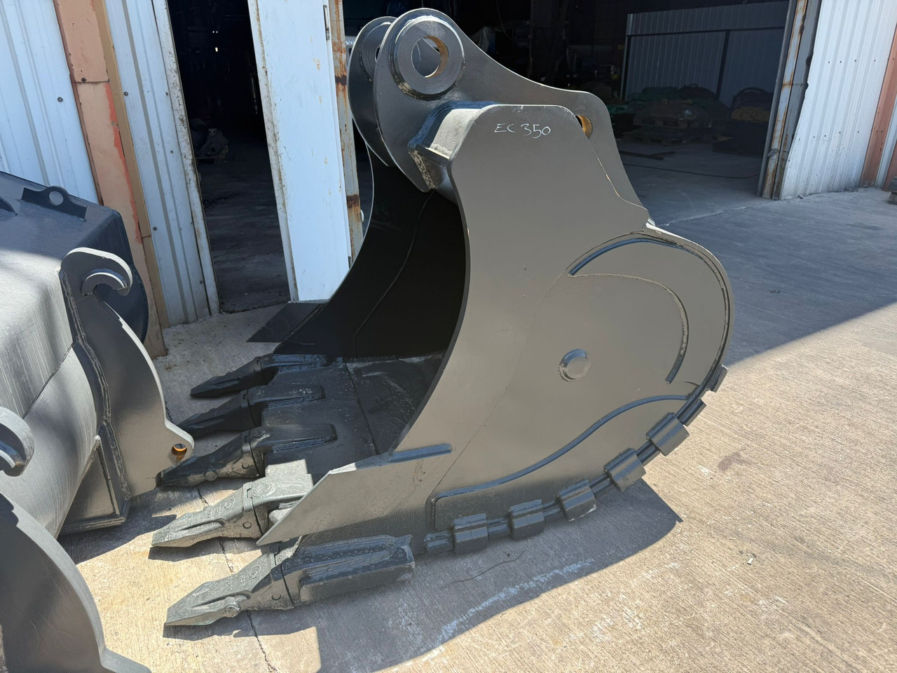 Volvo EC350 Rock Bucket - Ковш для экскаватора: фото 1 Volvo EC350 Rock Bucket - Ковш для экскаватора: фото 1