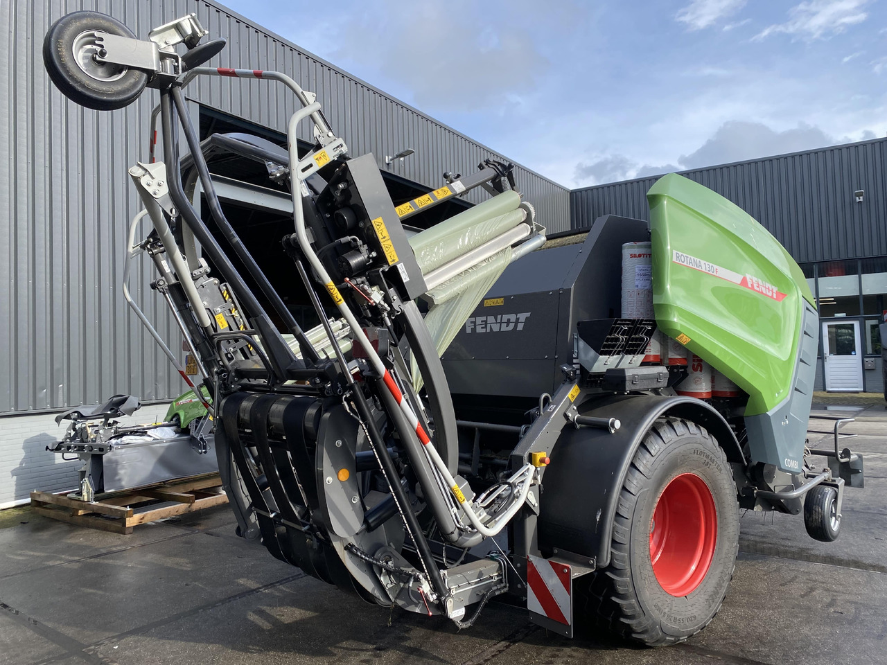 FENDT Rotana 130F Combi - Обмотчик рулонов: фото 4 FENDT Rotana 130F Combi - Обмотчик рулонов: фото 4