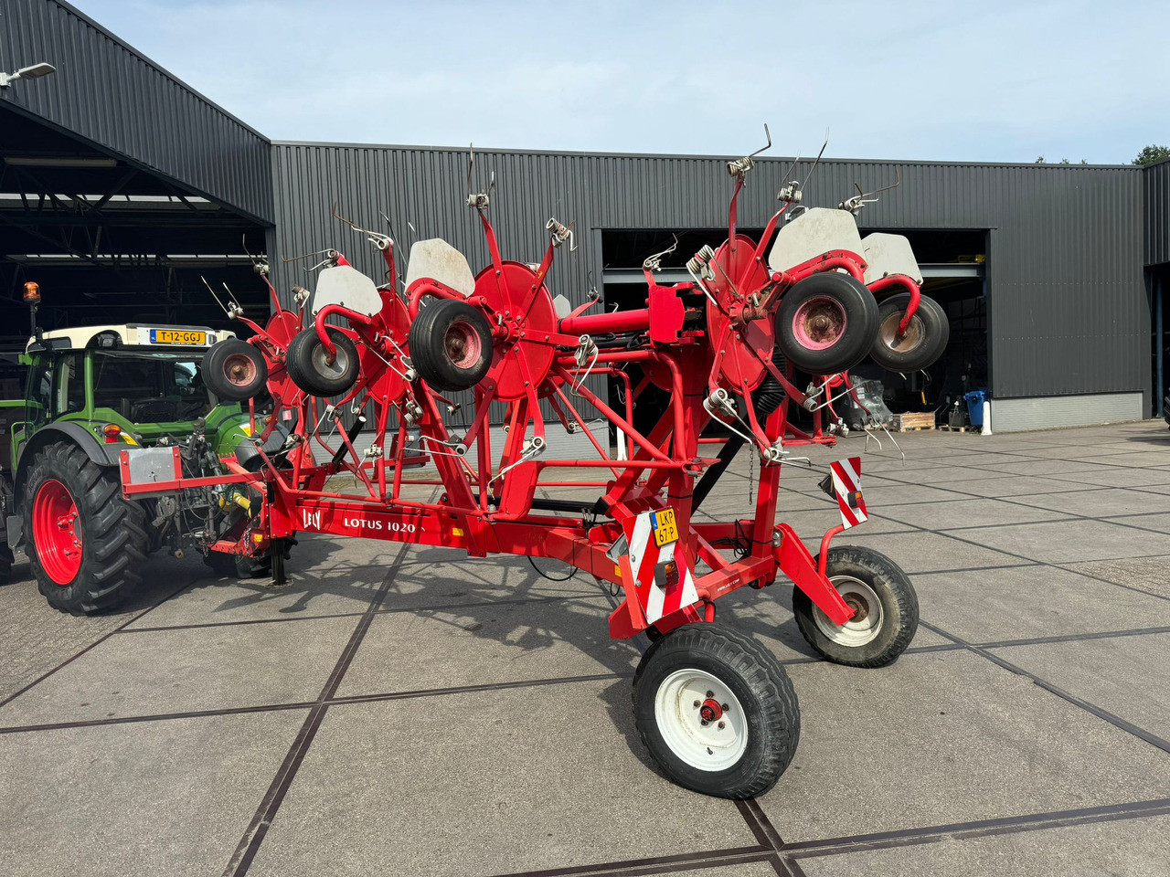 LELY Lotus 1020S - Борона: фото 1 LELY Lotus 1020S - Борона: фото 1
