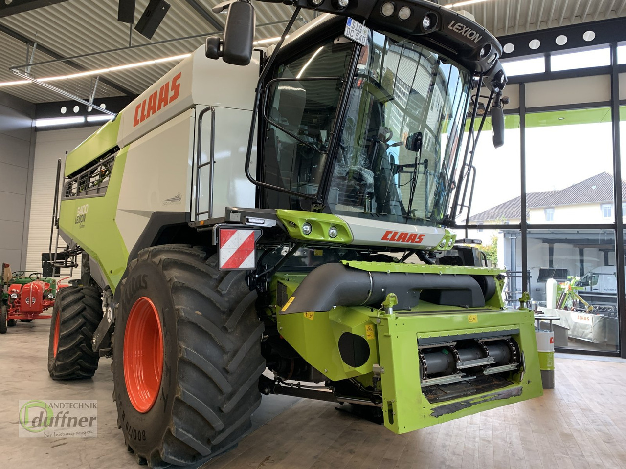 CLAAS Lexion 5400 - Зерноуборочный комбайн: фото 1 CLAAS Lexion 5400 - Зерноуборочный комбайн: фото 1