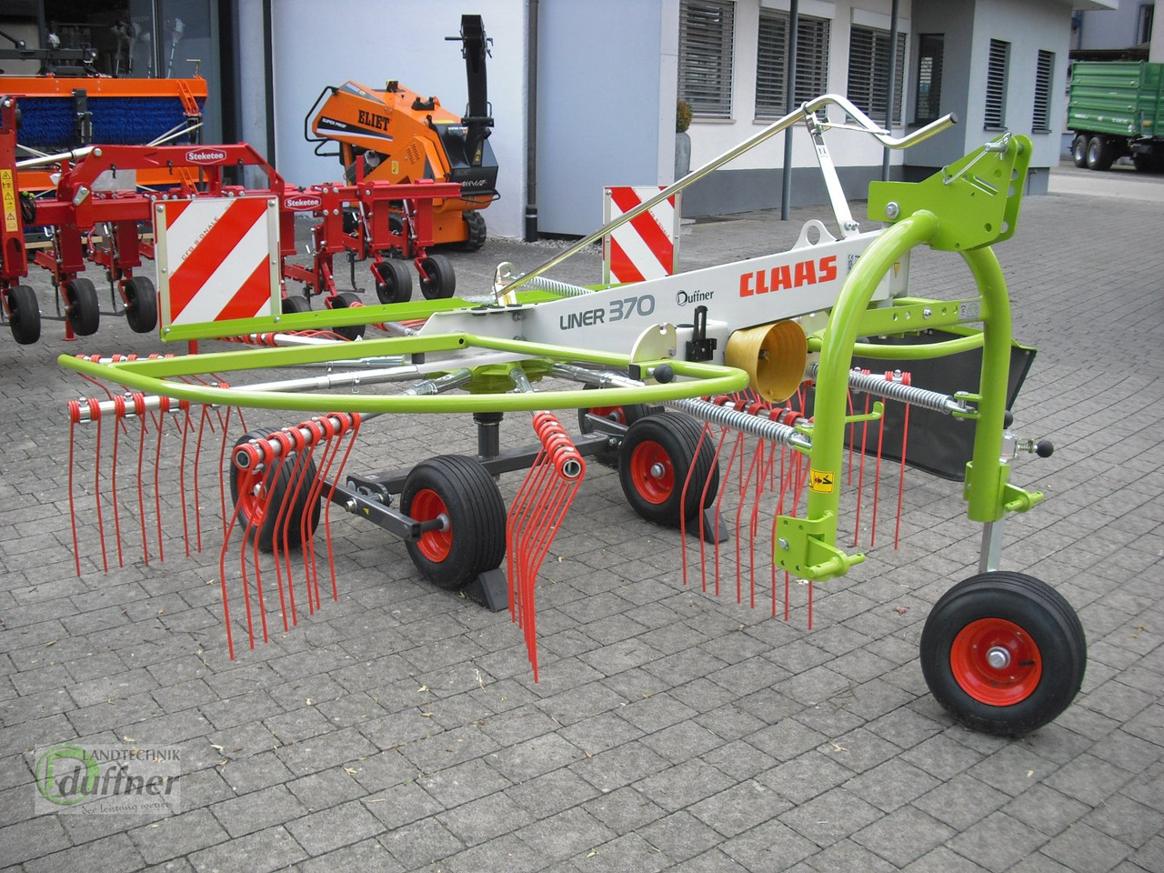 CLAAS Liner 370 - Сеноворошилка: фото 1 CLAAS Liner 370 - Сеноворошилка: фото 1