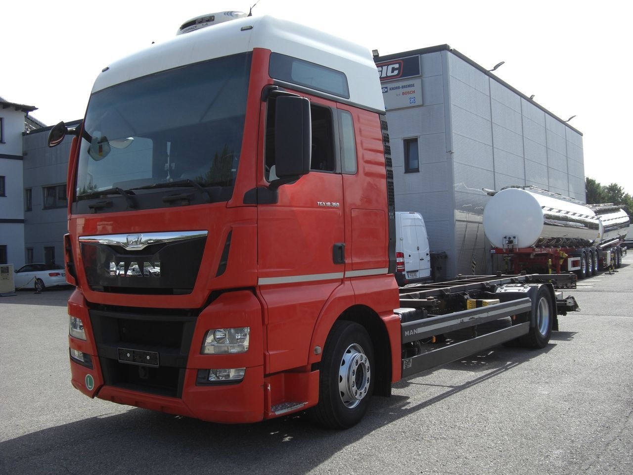 MAN 18360XXL TGX / LBW MAN 18360XXL TGX / LBW - Грузовик-контейнеровоз/ Сменный кузов: фото 1 MAN 18360XXL TGX / LBW MAN 18360XXL TGX / LBW - Грузовик-контейнеровоз/ Сменный кузов: фото 1