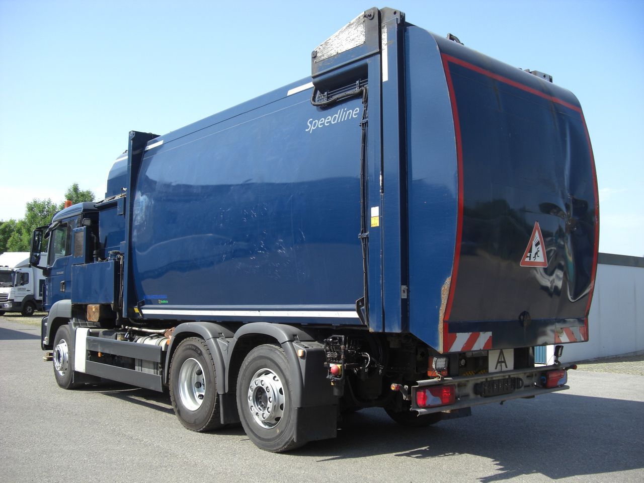 MAN 26360FNLL / SEITENLADER - Мусоровоз: фото 4 MAN 26360FNLL / SEITENLADER - Мусоровоз: фото 4