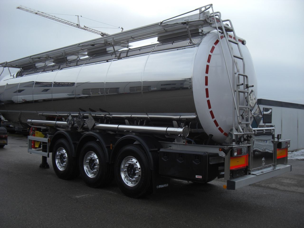 Magyar SRMAGD / 1 KAMMER/SOFORT - Полуприцеп-цистерна: фото 4 Magyar SRMAGD / 1 KAMMER/SOFORT - Полуприцеп-цистерна: фото 4