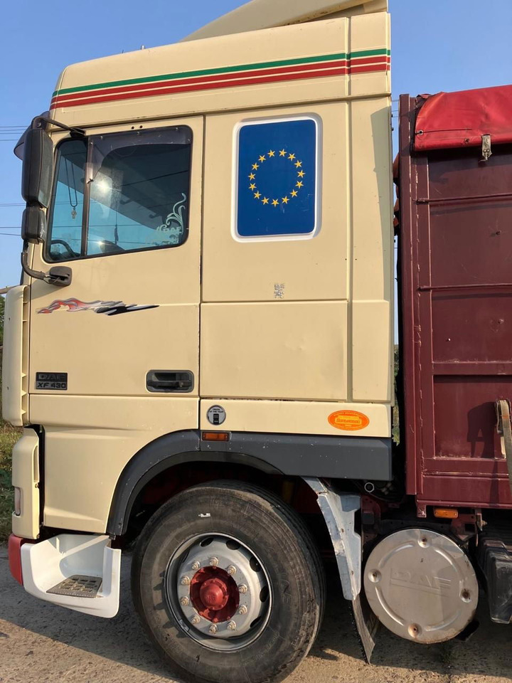 DAF XF 95 430 Platform - Грузовик-шасси: фото 2 DAF XF 95 430 Platform - Грузовик-шасси: фото 2