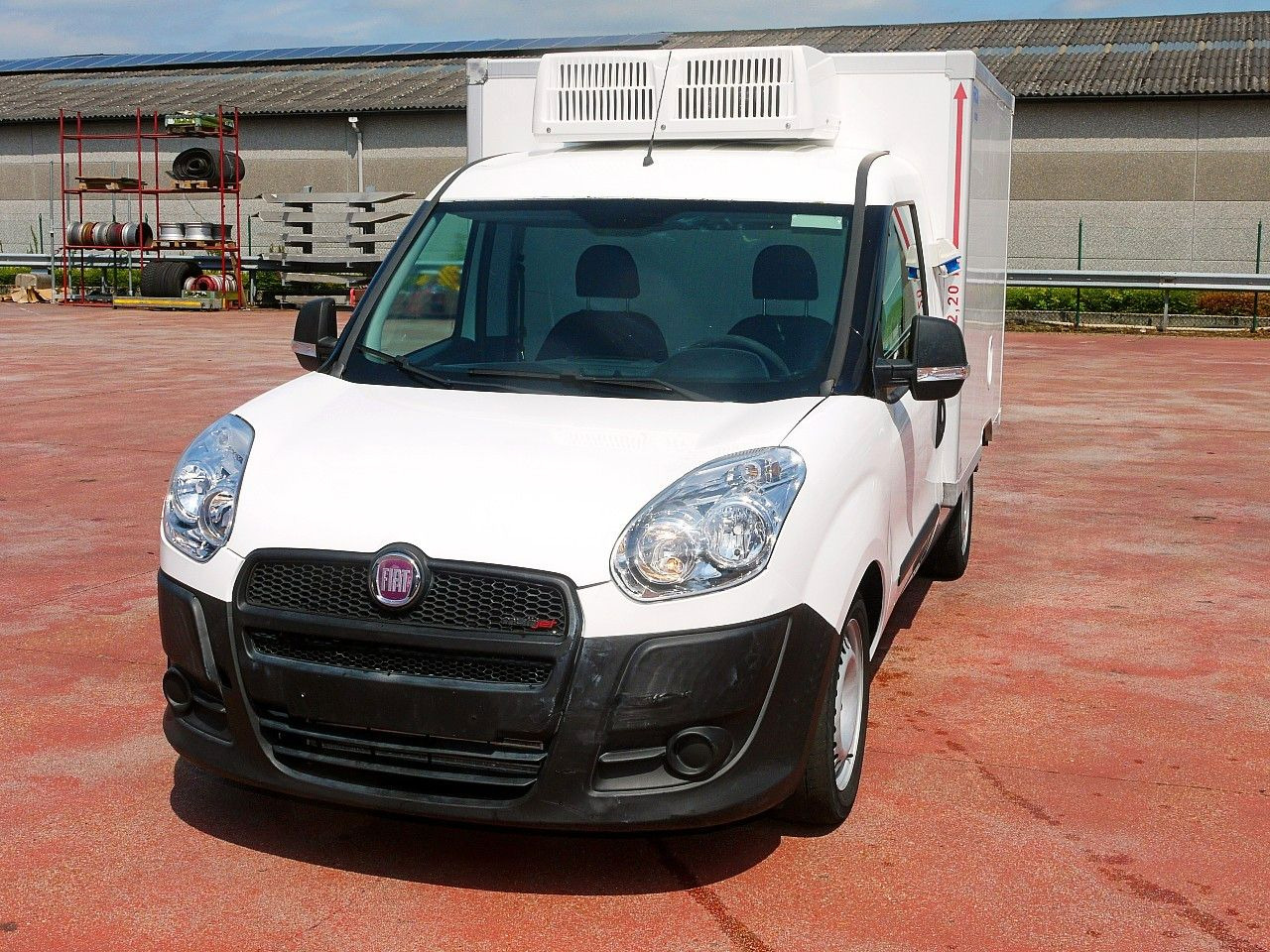 Fiat DOBLO 1.6 KUHKOFFER RELEC FROID TR22 -20C - Малотоннажный рефрижератор: фото 5 Fiat DOBLO 1.6 KUHKOFFER RELEC FROID TR22 -20C - Малотоннажный рефрижератор: фото 5