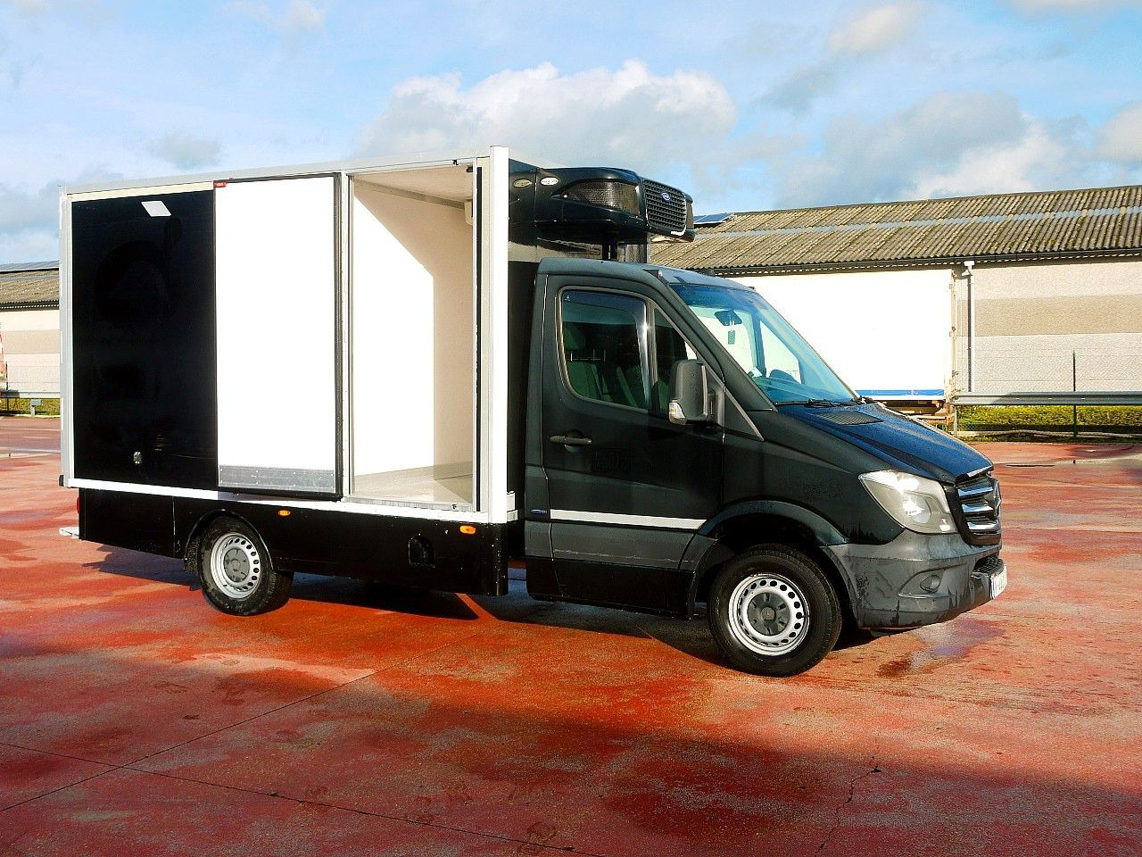 Mercedes-Benz 319 SPRINTER V6 KUHLKOFFER CARRIER PULSOR 600 MT - Малотоннажный рефрижератор: фото 4 Mercedes-Benz 319 SPRINTER V6 KUHLKOFFER CARRIER PULSOR 600 MT - Малотоннажный рефрижератор: фото 4