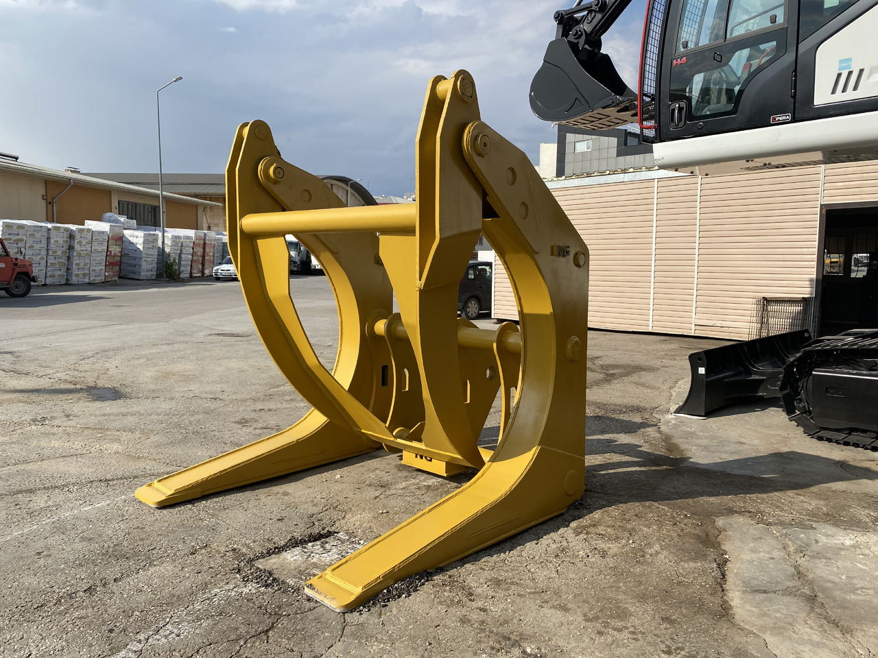 LOG GRAPPLE FOR LOADER - Захват для Колёсных погрузчиков: фото 3 LOG GRAPPLE FOR LOADER - Захват для Колёсных погрузчиков: фото 3