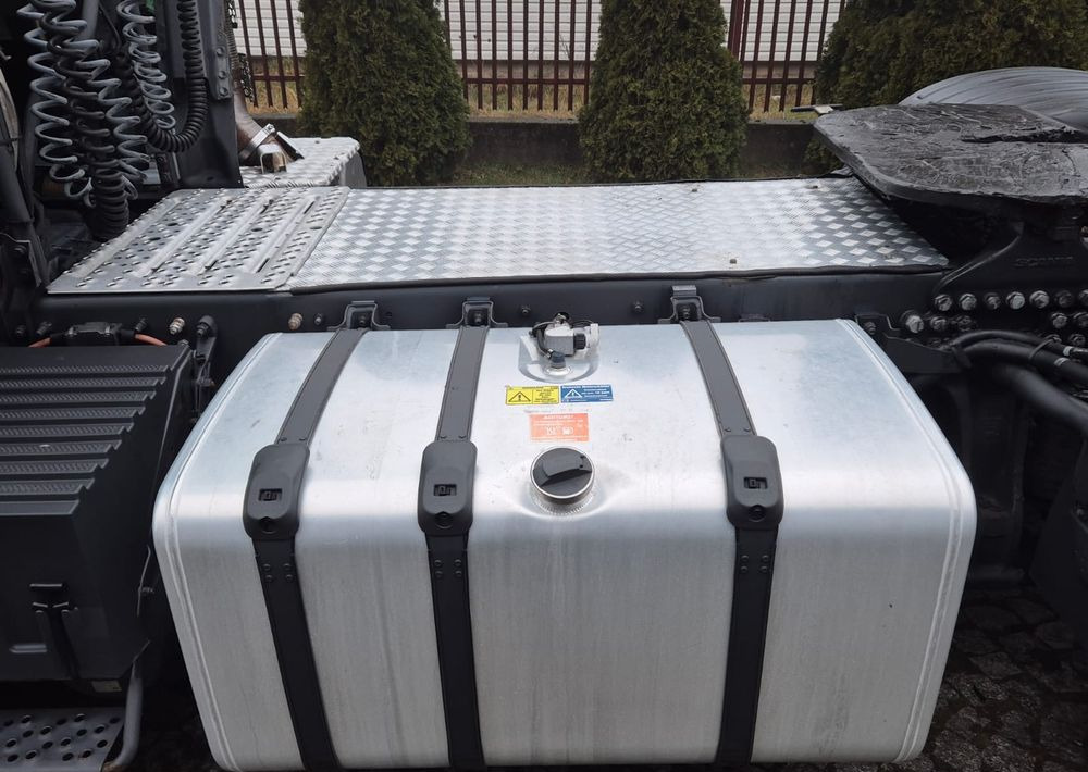 Тягач Scania R410: фото 11