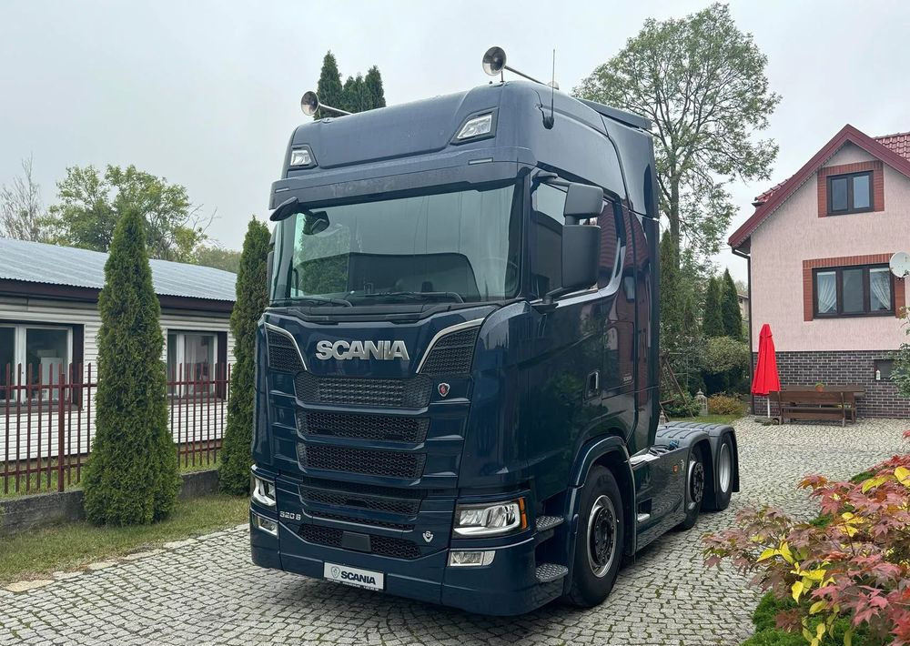Тягач Scania R520: фото 1