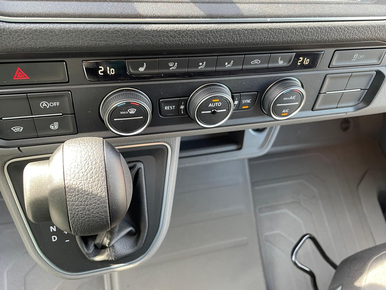 Малотоннажный бортовой грузовик, Грузопассажирский фургон MAN TGE 3.160 Pritsche DOKA LR HECK AHK 3.5t ACC NAV: фото 23