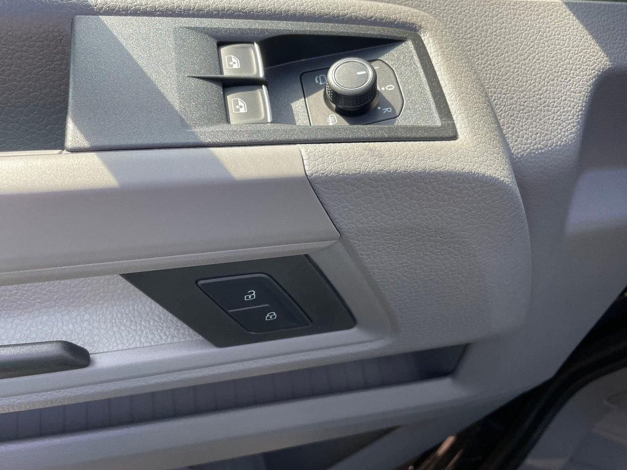 Малотоннажный бортовой грузовик, Грузопассажирский фургон MAN TGE 3.160 Pritsche DOKA LR HECK AHK 3.5t ACC NAV: фото 30