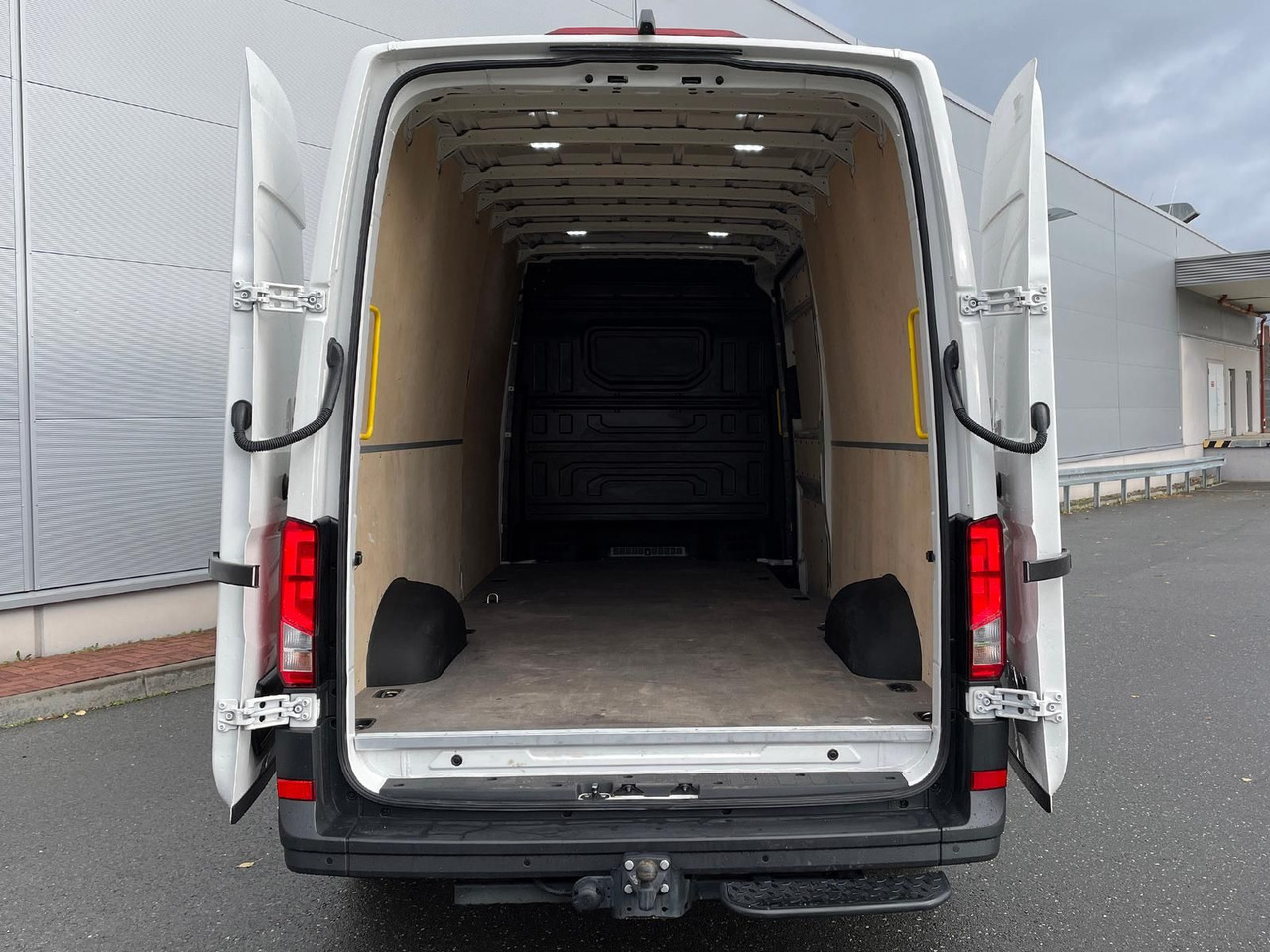 Цельнометаллический фургон MAN TGE 3.180 L4H3 Kasten 4x4 LED TEMPOMAT DIFF AHK: фото 11