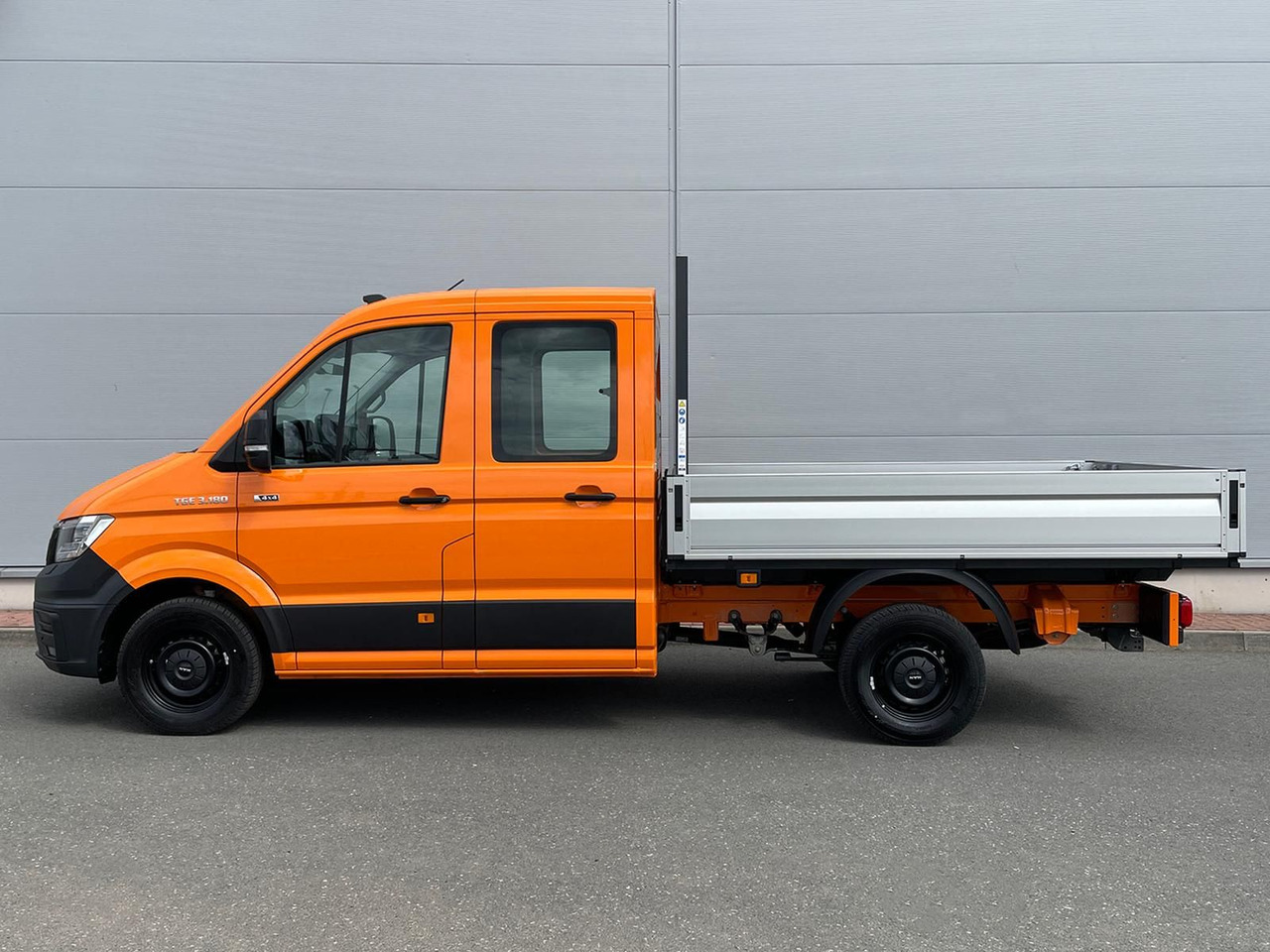 Малотоннажный бортовой грузовик, Грузопассажирский фургон MAN TGE 3.180 Pritsche DOKA MR 4x4 ACC LED DIFF-SPER: фото 6
