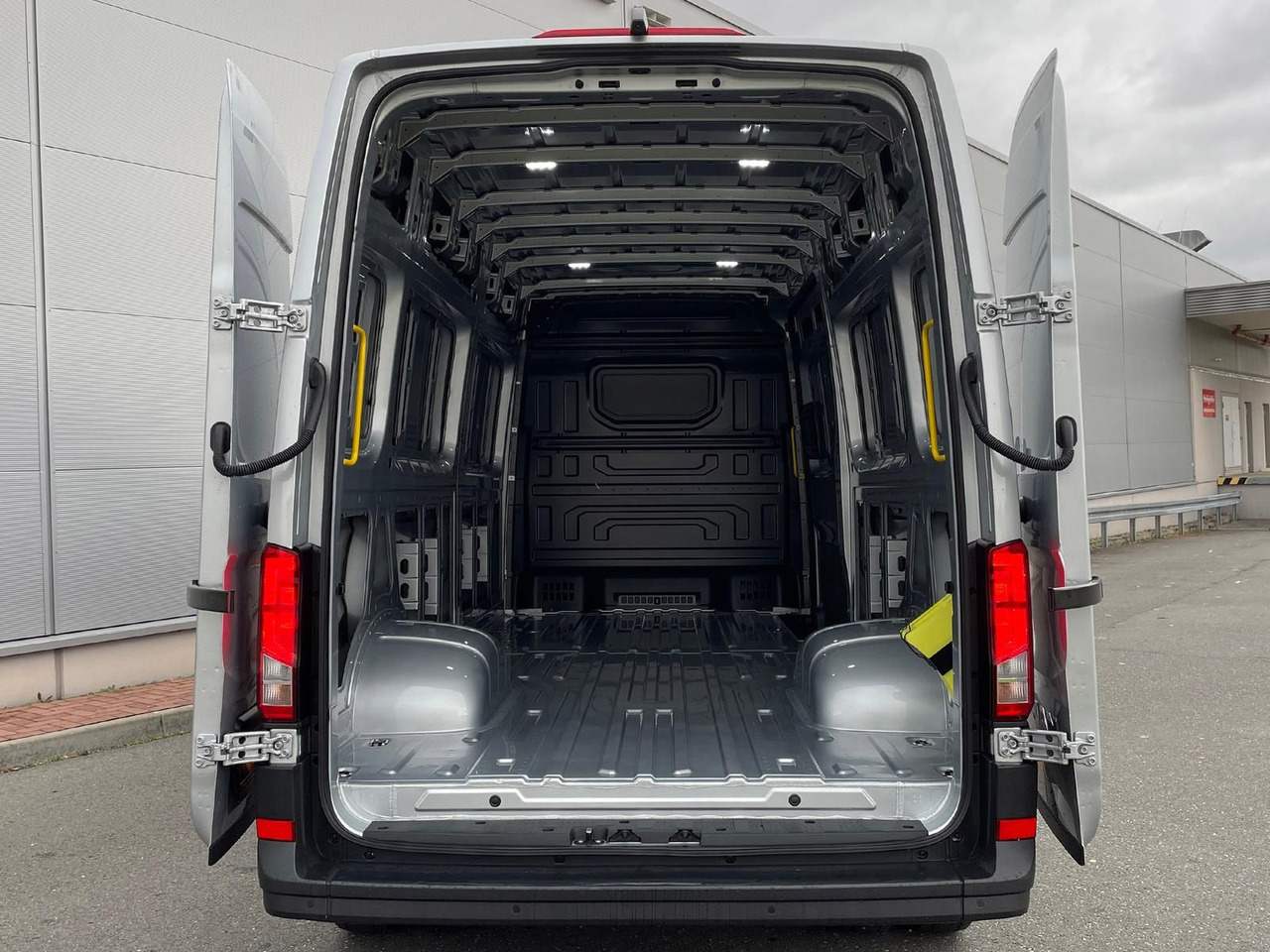 Цельнометаллический фургон MAN TGE 5.160 Kasten L4H3 5t 4x4 OBERAIGNER STANDHZ: фото 10
