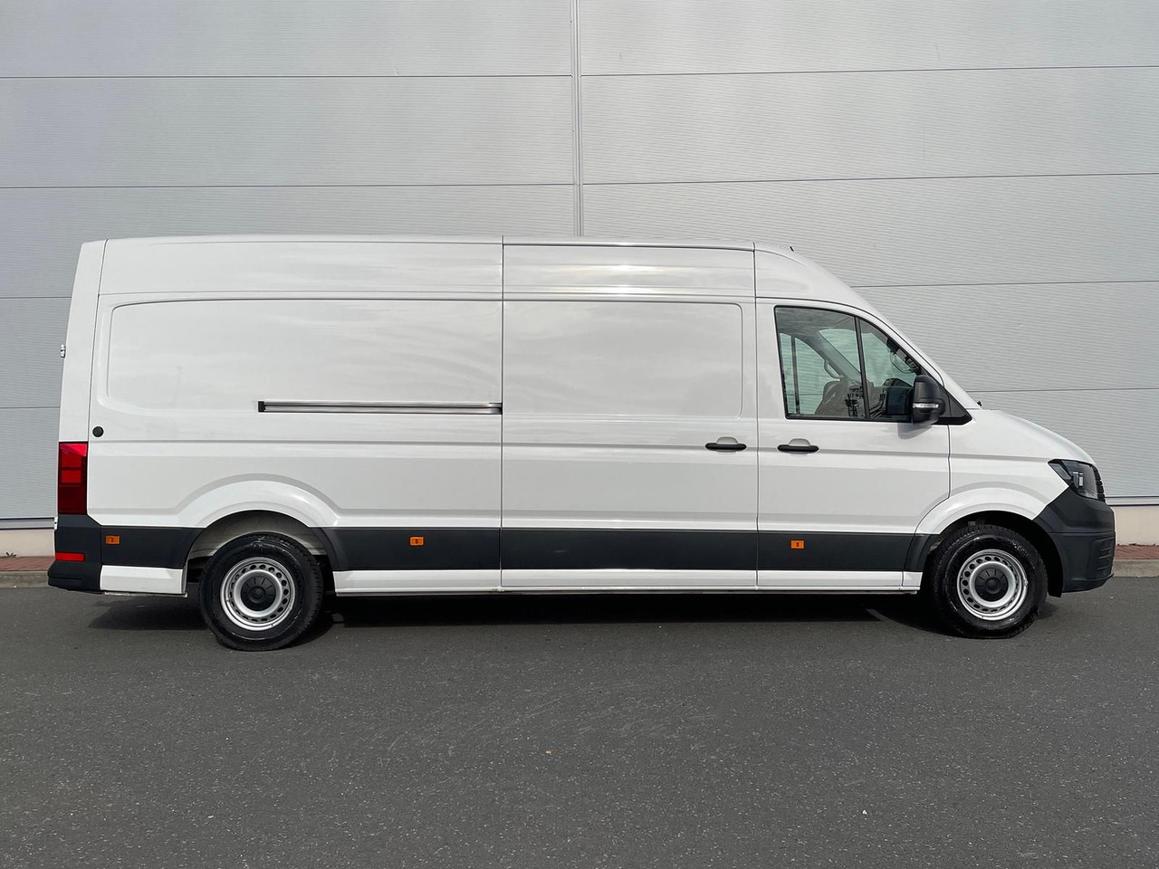 Volkswagen Crafter Kasten 35 L4H3 KAMERA KLIMA SITZHZ DAB - Цельнометаллический фургон: фото 5 Volkswagen Crafter Kasten 35 L4H3 KAMERA KLIMA SITZHZ DAB - Цельнометаллический фургон: фото 5