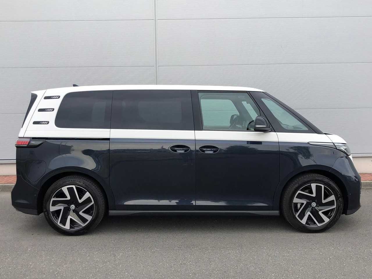Volkswagen ID. Buzz 150 kW Pro AHK ACC MATRIX LED KEYLESS - Микроавтобус, Электробус: фото 5 Volkswagen ID. Buzz 150 kW Pro AHK ACC MATRIX LED KEYLESS - Микроавтобус, Электробус: фото 5