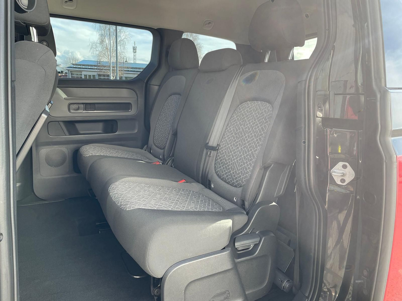 Пассажирский фургон, Электрический фургон Volkswagen ID.Buzz KW Fahrwerk LM Felgen KLIMA PDC ACC DAB: фото 13