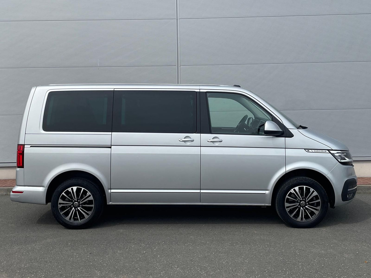 Volkswagen T6.1 Caravelle Highline STANDHZ NAVI LEDER PDC - Пассажирский фургон: фото 5 Volkswagen T6.1 Caravelle Highline STANDHZ NAVI LEDER PDC - Пассажирский фургон: фото 5