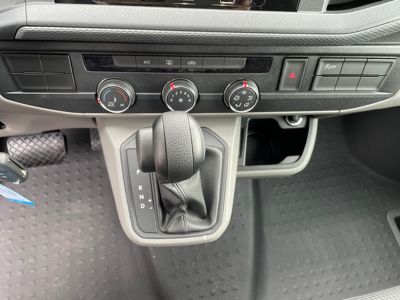 Новый Цельнометаллический фургон Volkswagen T6.1 Transporter Kasten lang 4M MFL LED TEMPOMAT: фото 17