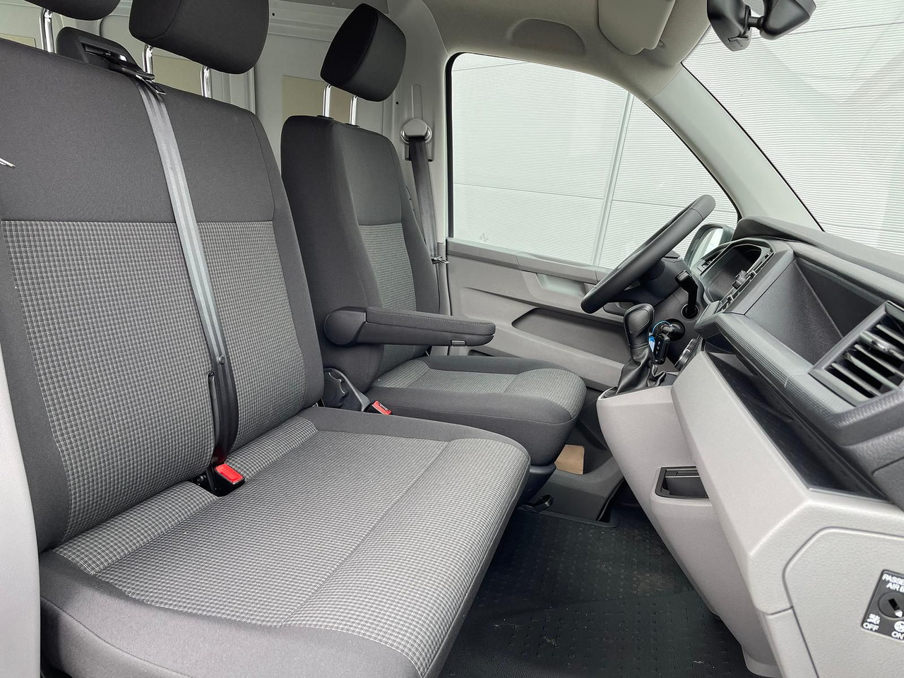 Новый Цельнометаллический фургон Volkswagen T6.1 Transporter Kasten lang 4M MFL LED TEMPOMAT: фото 23