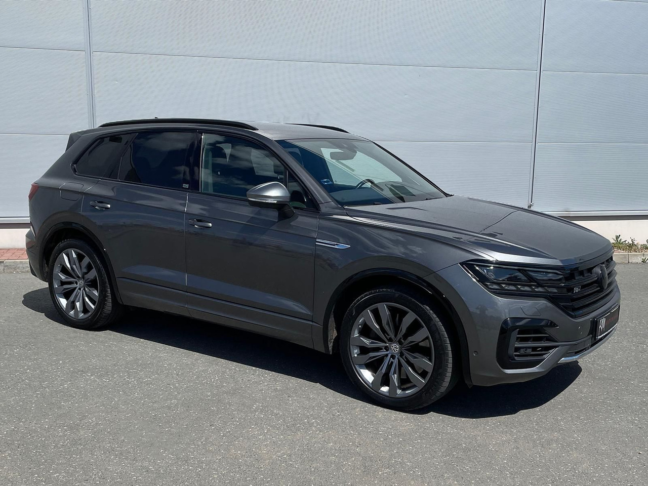 Volkswagen Touareg 4.0 V8 TDI One Million 4M LEDER AHK ACC - Внедорожник: фото 2 Volkswagen Touareg 4.0 V8 TDI One Million 4M LEDER AHK ACC - Внедорожник: фото 2