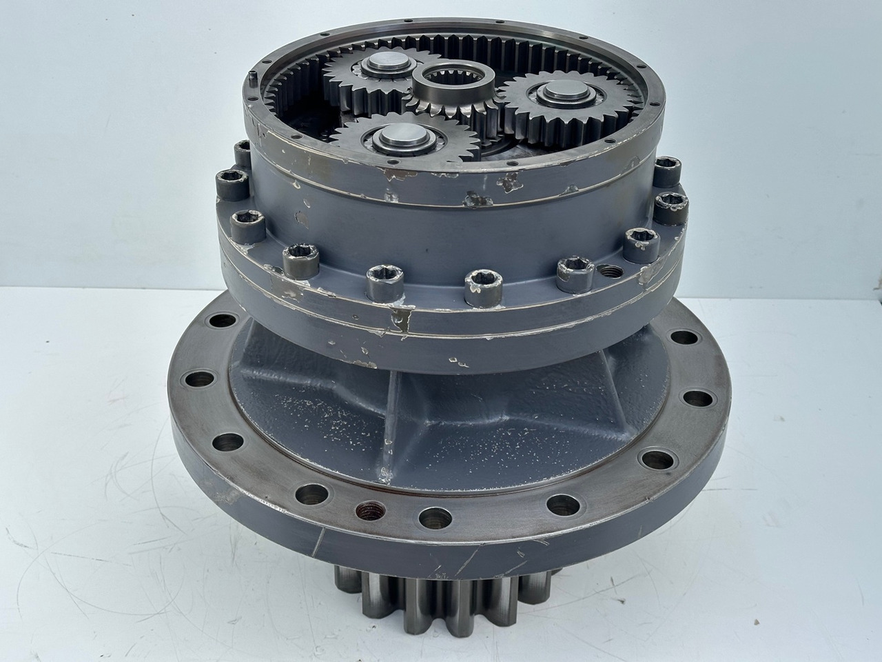 LIEBHERR Original Schwenkantrieb Typ:GFB2160 mit ID-Nr.11657357 – ID-Nr.12204229 – ID-Nr.12947309. R920 S-1545, R920-1545, R922LC-1442, R922 LC-1443, R924 LC-1444, R924 LC-1445. #11657357.04.10# - Поворотный редуктор для Гусеничных экскаваторов: фото 3 LIEBHERR Original Schwenkantrieb Typ:GFB2160 mit ID-Nr.11657357 – ID-Nr.12204229 – ID-Nr.12947309. R920 S-1545, R920-1545, R922LC-1442, R922 LC-1443, R924 LC-1444, R924 LC-1445. #11657357.04.10# - Поворотный редуктор для Гусеничных экскаваторов: фото 3