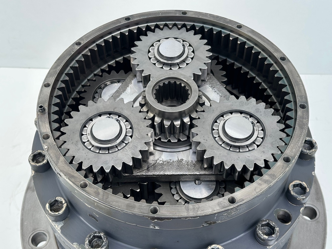 LIEBHERR Original Schwenkantrieb Typ:GFB2160 mit ID-Nr.11657357 – ID-Nr.12204229 – ID-Nr.12947309. R920 S-1545, R920-1545, R922LC-1442, R922 LC-1443, R924 LC-1444, R924 LC-1445. #11657357.04.10# - Поворотный редуктор для Гусеничных экскаваторов: фото 4 LIEBHERR Original Schwenkantrieb Typ:GFB2160 mit ID-Nr.11657357 – ID-Nr.12204229 – ID-Nr.12947309. R920 S-1545, R920-1545, R922LC-1442, R922 LC-1443, R924 LC-1444, R924 LC-1445. #11657357.04.10# - Поворотный редуктор для Гусеничных экскаваторов: фото 4