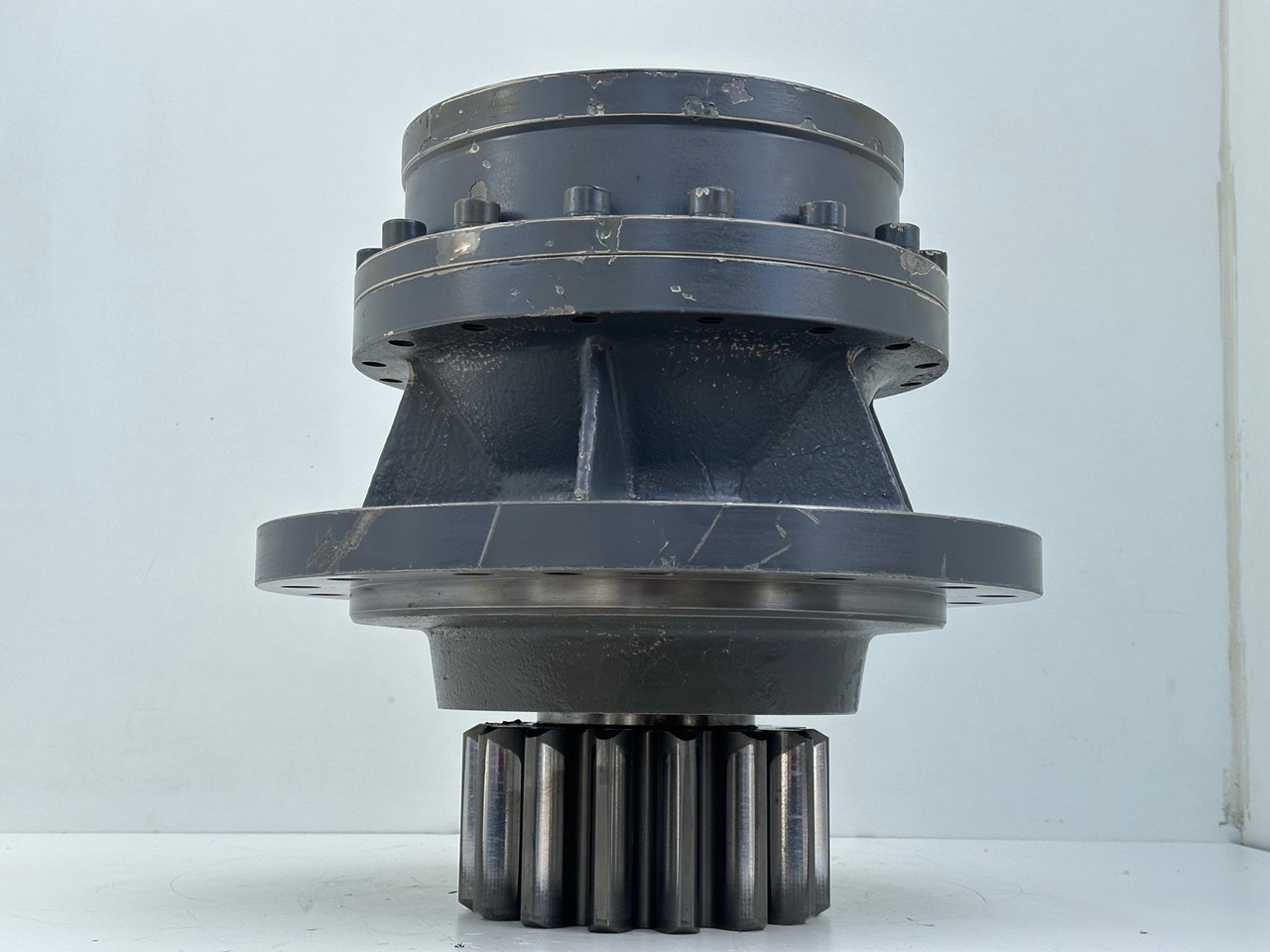 LIEBHERR Original Schwenkantrieb Typ:GFB2160 mit ID-Nr.11657357 – ID-Nr.12204229 – ID-Nr.12947309. R920 S-1545, R920-1545, R922LC-1442, R922 LC-1443, R924 LC-1444, R924 LC-1445. #11657357.04.10# - Поворотный редуктор для Гусеничных экскаваторов: фото 2 LIEBHERR Original Schwenkantrieb Typ:GFB2160 mit ID-Nr.11657357 – ID-Nr.12204229 – ID-Nr.12947309. R920 S-1545, R920-1545, R922LC-1442, R922 LC-1443, R924 LC-1444, R924 LC-1445. #11657357.04.10# - Поворотный редуктор для Гусеничных экскаваторов: фото 2