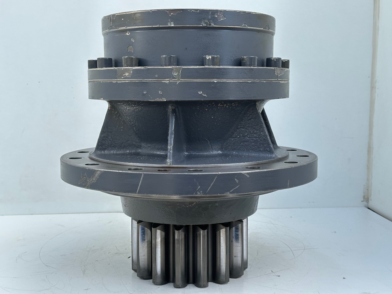 LIEBHERR Original Schwenkantrieb Typ:GFB2160 mit ID-Nr.11657357 – ID-Nr.12204229 – ID-Nr.12947309. R920 S-1545, R920-1545, R922LC-1442, R922 LC-1443, R924 LC-1444, R924 LC-1445. #11657357.04.10# - Поворотный редуктор для Гусеничных экскаваторов: фото 1 LIEBHERR Original Schwenkantrieb Typ:GFB2160 mit ID-Nr.11657357 – ID-Nr.12204229 – ID-Nr.12947309. R920 S-1545, R920-1545, R922LC-1442, R922 LC-1443, R924 LC-1444, R924 LC-1445. #11657357.04.10# - Поворотный редуктор для Гусеничных экскаваторов: фото 1