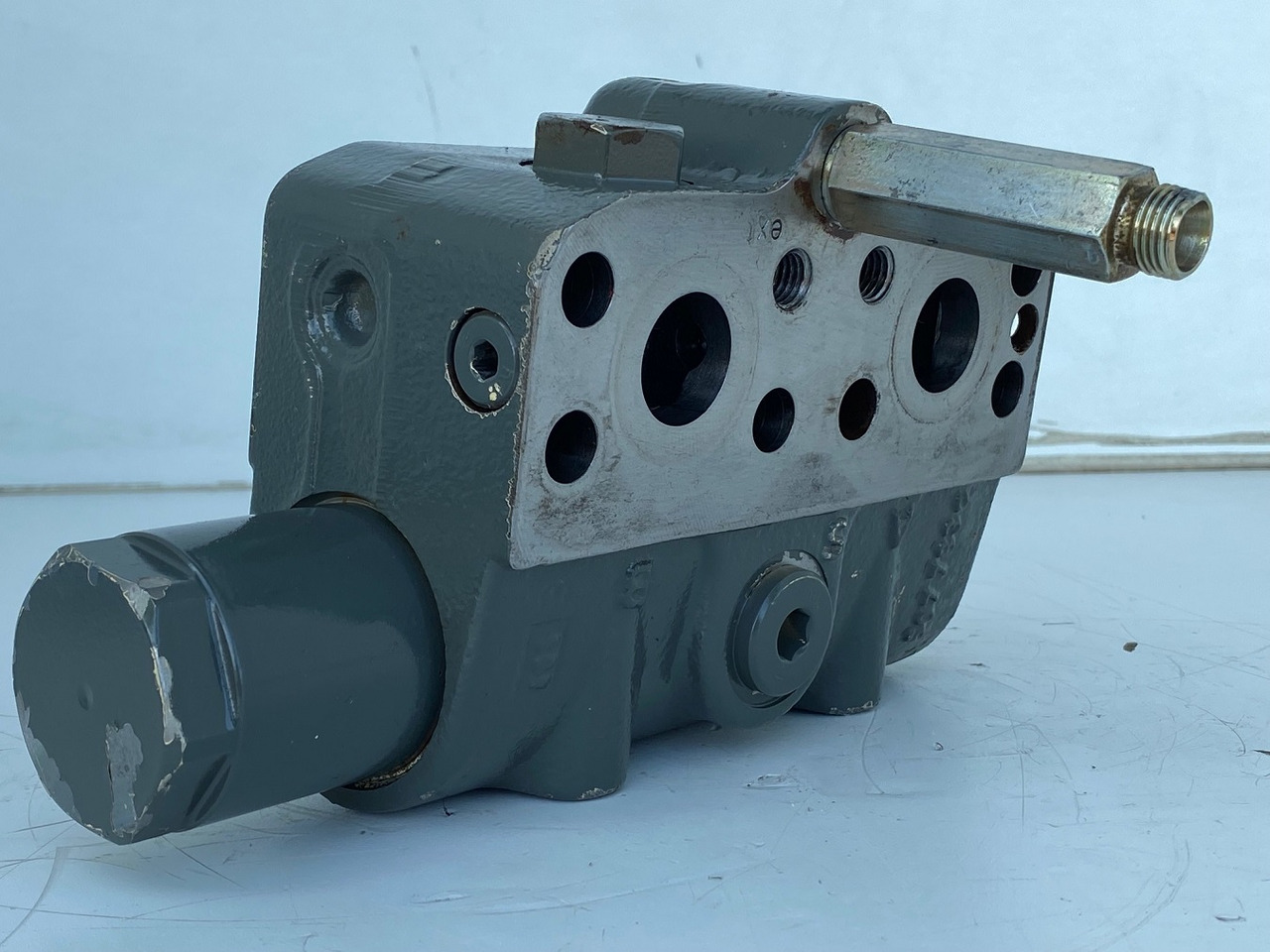 Бортовой редуктор для Гусеничных экскаваторов Liebherr Bremsventil ID-Nr.10471957. LOS914, LOS924, R902, R904, R912, R914, R922, R924, R924 COMP, R924 COMPA. #STM20.05##: фото 6 Бортовой редуктор для Гусеничных экскаваторов Liebherr Bremsventil ID-Nr.10471957. LOS914, LOS924, R902, R904, R912, R914, R922, R924, R924 COMP, R924 COMPA. #STM20.05##: фото 6