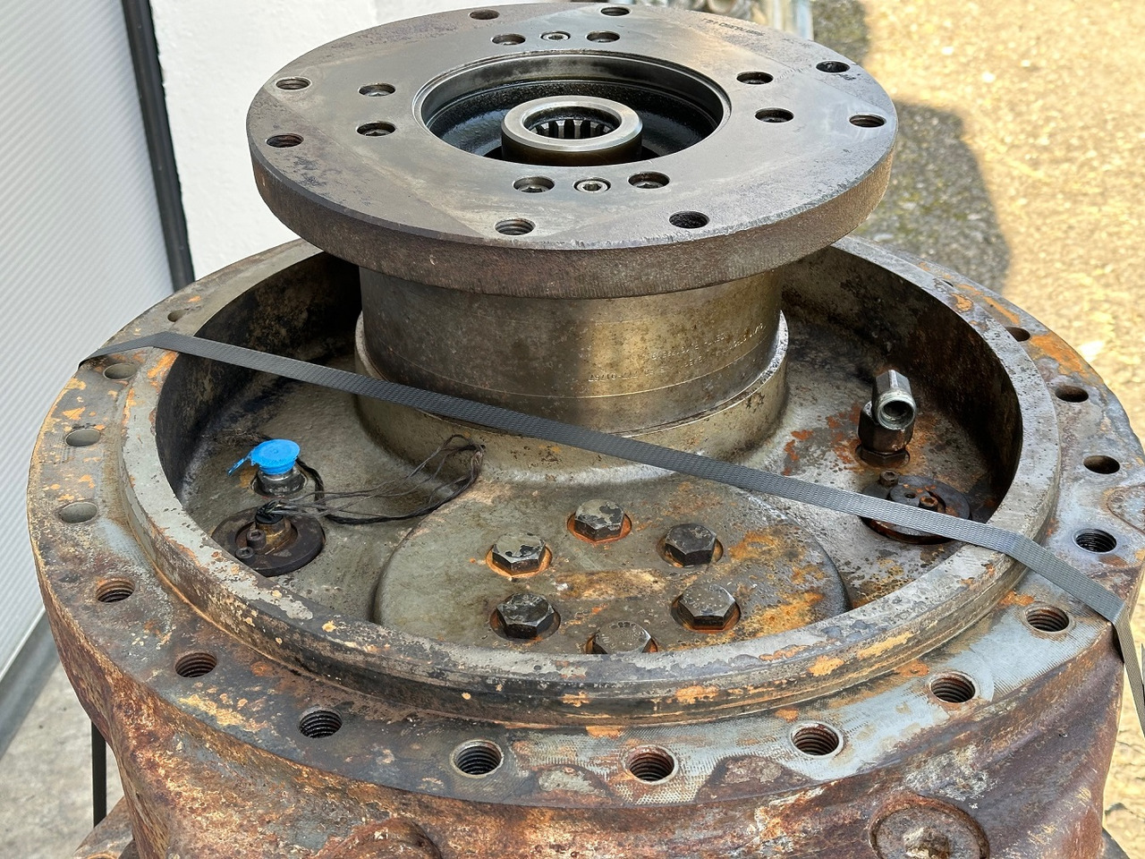 Бортовой редуктор для Бульдозеров Liebherr Fahrantrieb FAT450E510.  ID-Nr.970351501 - ID-Nr.90025195 - ID-Nr.90203584.  LR634-992, LU755D-999, O634-992, PR734-4L-1481,PR734-4XL-1659.  #10739.01#: фото 13 Бортовой редуктор для Бульдозеров Liebherr Fahrantrieb FAT450E510.  ID-Nr.970351501 - ID-Nr.90025195 - ID-Nr.90203584.  LR634-992, LU755D-999, O634-992, PR734-4L-1481,PR734-4XL-1659.  #10739.01#: фото 13