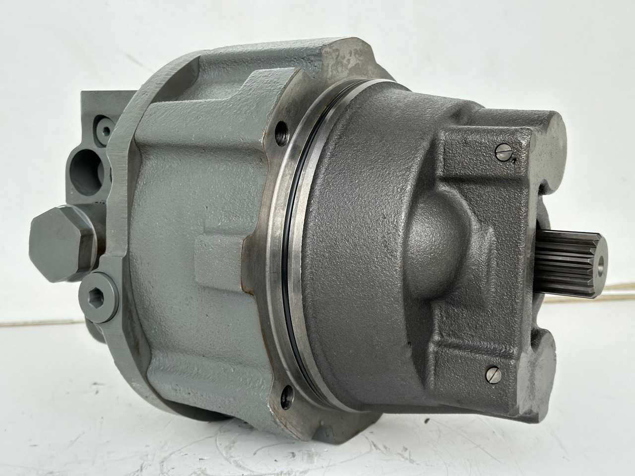 Liebherr Hydraulikeinbaumotor CMVE O 135. ID-Nr.10129570 - ID-Nr.11439804. FAT400P112 - FAT550P093. R930, R934, R936, R940, R944, R946, R950T. #10129570.21538# - Гидравлический мотор для Строительной техники: фото 2 Liebherr Hydraulikeinbaumotor CMVE O 135. ID-Nr.10129570 - ID-Nr.11439804. FAT400P112 - FAT550P093. R930, R934, R936, R940, R944, R946, R950T. #10129570.21538# - Гидравлический мотор для Строительной техники: фото 2