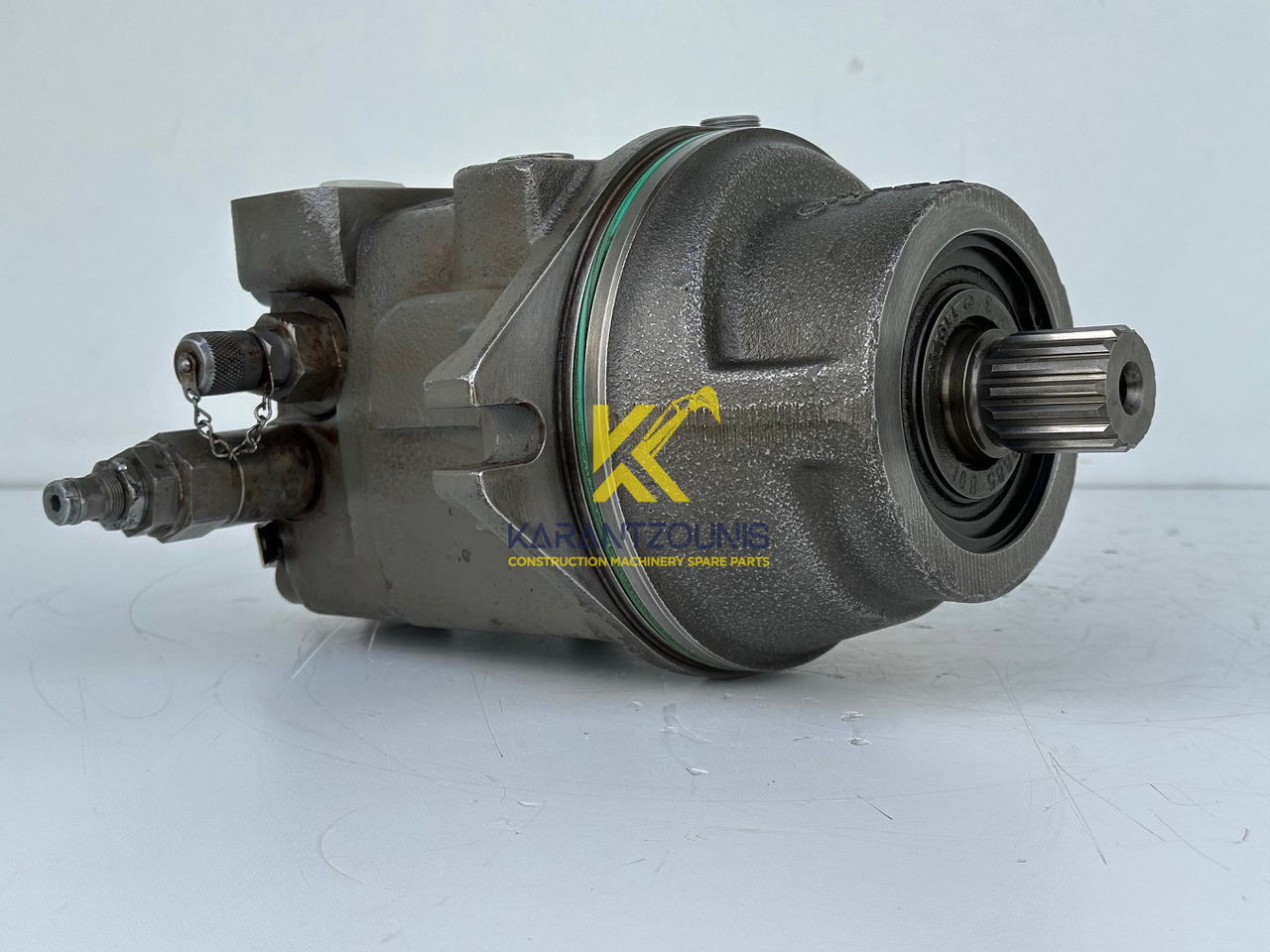 Liebherr Hydraulikeinbaumotor Typ:FMF058, ID-Nr.10122576 - ID-Nr.10145827 - ID-Nr.11371069. LOS1906, P924 COMP , R906, R906 PROTO, R916, R922, R924, R924 COMP, R926 COMP, R926 K LC. #11371069.43199# - Поворотный редуктор для Строительной техники: фото 2 Liebherr Hydraulikeinbaumotor Typ:FMF058, ID-Nr.10122576 - ID-Nr.10145827 - ID-Nr.11371069. LOS1906, P924 COMP , R906, R906 PROTO, R916, R922, R924, R924 COMP, R926 COMP, R926 K LC. #11371069.43199# - Поворотный редуктор для Строительной техники: фото 2