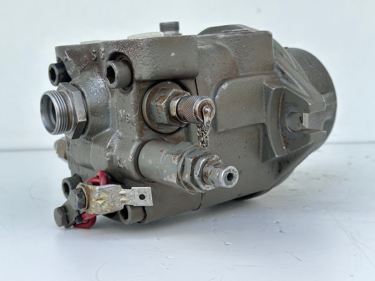 Liebherr Hydraulikeinbaumotor Typ:FMF058, ID-Nr.10122576 - ID-Nr.10145827 - ID-Nr.11371069. LOS1906, P924 COMP , R906, R906 PROTO, R916, R922, R924, R924 COMP, R926 COMP, R926 K LC. #11371069.43199# - Поворотный редуктор для Строительной техники: фото 4 Liebherr Hydraulikeinbaumotor Typ:FMF058, ID-Nr.10122576 - ID-Nr.10145827 - ID-Nr.11371069. LOS1906, P924 COMP , R906, R906 PROTO, R916, R922, R924, R924 COMP, R926 COMP, R926 K LC. #11371069.43199# - Поворотный редуктор для Строительной техники: фото 4
