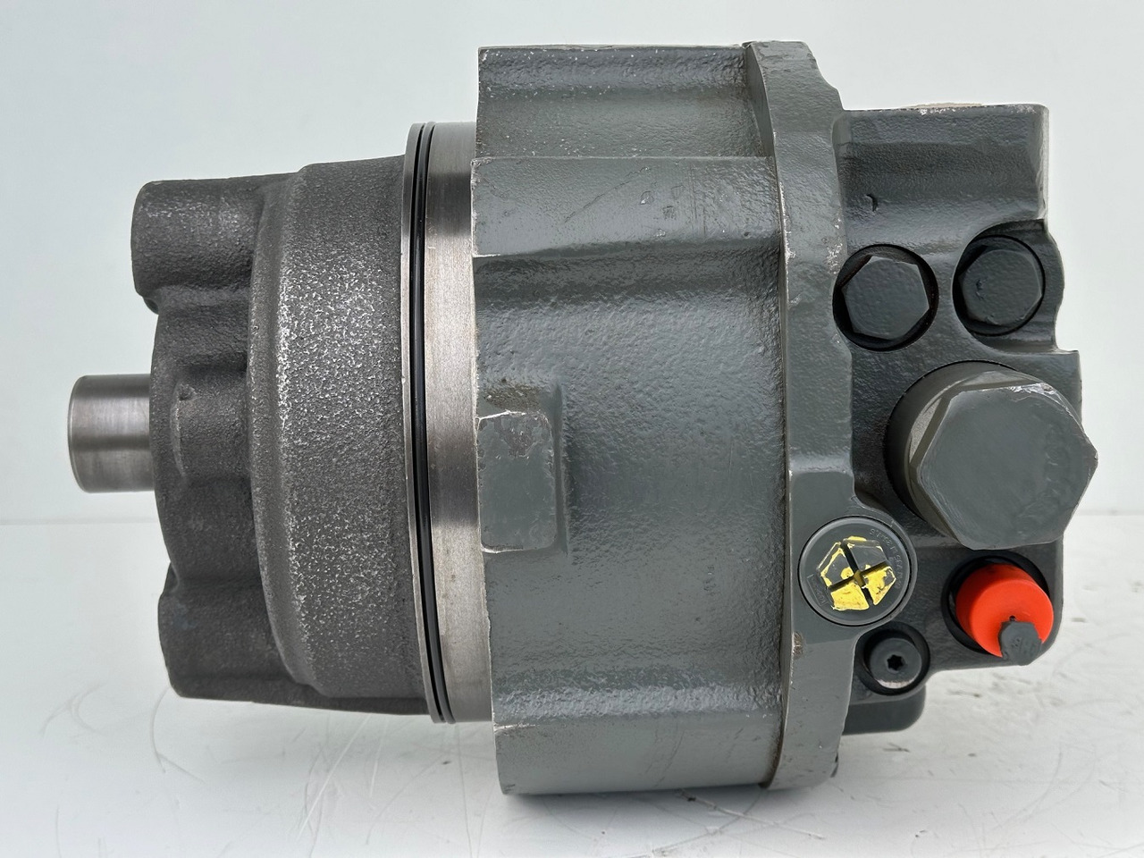 Liebherr Hydraulikeinbaumotor Typ:LH46VE 108. ID-Nr.11428178 . LOS926-1715,R926-1715,R928-1715,R930-1716,R934-1550,R936K-LC,R936K-NLC,R936K-SLC,R938. #11428178.0717# - Бортовой редуктор для Строительной техники: фото 3 Liebherr Hydraulikeinbaumotor Typ:LH46VE 108. ID-Nr.11428178 . LOS926-1715,R926-1715,R928-1715,R930-1716,R934-1550,R936K-LC,R936K-NLC,R936K-SLC,R938. #11428178.0717# - Бортовой редуктор для Строительной техники: фото 3