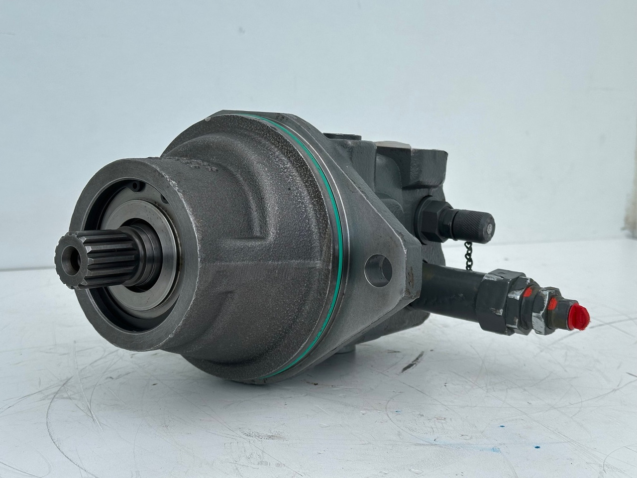Liebherr Original Hydraulikeinbaumotor FMF045. ID-Nr.12464105. SAT250/287. LH18M, LH22C, LH22M, LH24M, LH26EC, LH26EM, LH26M. #12464105.0854# - Поворотный редуктор для Строительной техники: фото 2 Liebherr Original Hydraulikeinbaumotor FMF045. ID-Nr.12464105. SAT250/287. LH18M, LH22C, LH22M, LH24M, LH26EC, LH26EM, LH26M. #12464105.0854# - Поворотный редуктор для Строительной техники: фото 2