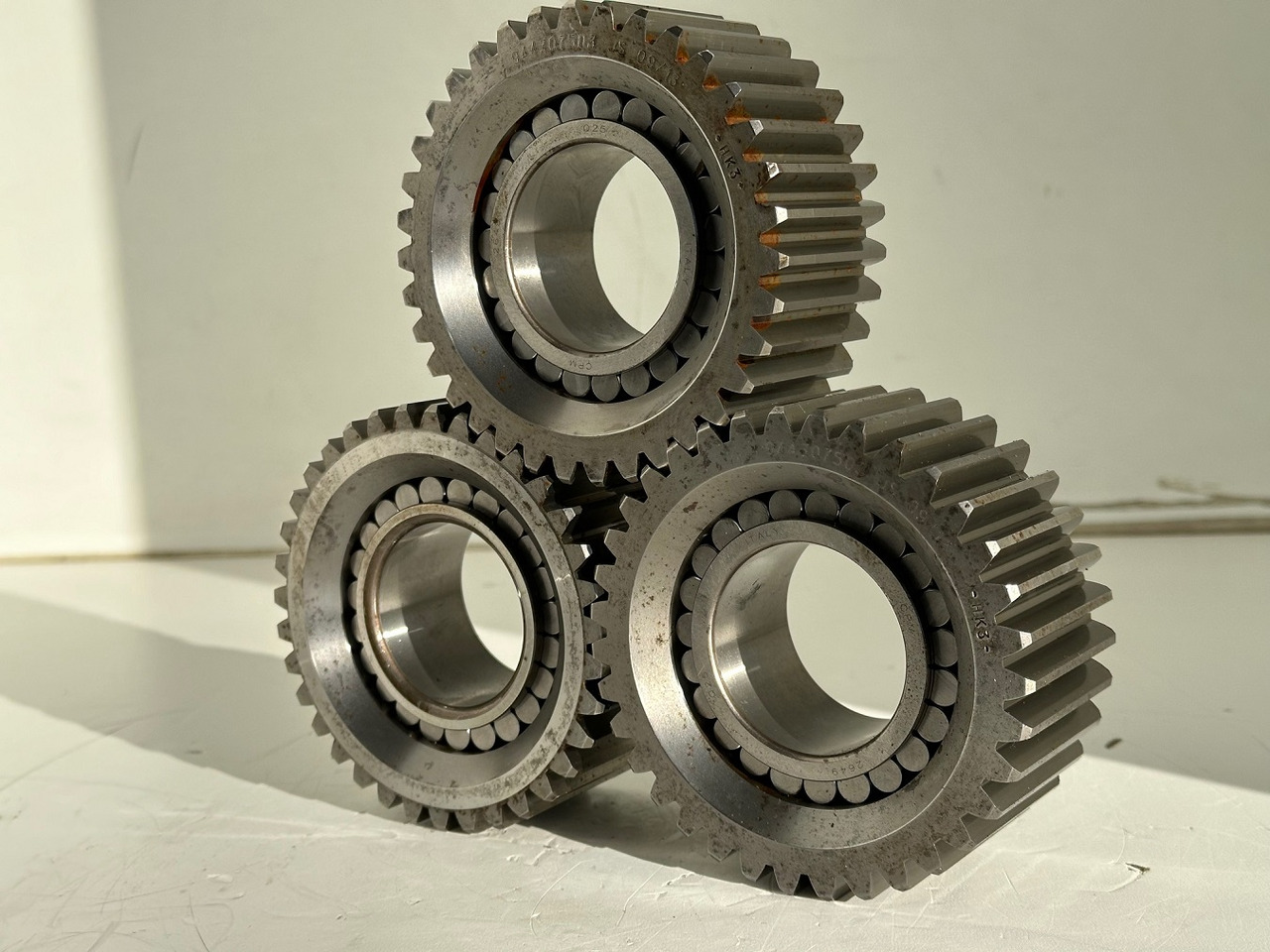 Liebherr Planetenrad ID-Nr.9443074 - ID-Nr.944307403 - ID-Nr.90208594 mit Zylinderrollenlager ID-Nr.7610032 - ID-Nr.761003203. #944307503.18.12# - Поворотный редуктор для Строительной техники: фото 1 Liebherr Planetenrad ID-Nr.9443074 - ID-Nr.944307403 - ID-Nr.90208594 mit Zylinderrollenlager ID-Nr.7610032 - ID-Nr.761003203. #944307503.18.12# - Поворотный редуктор для Строительной техники: фото 1