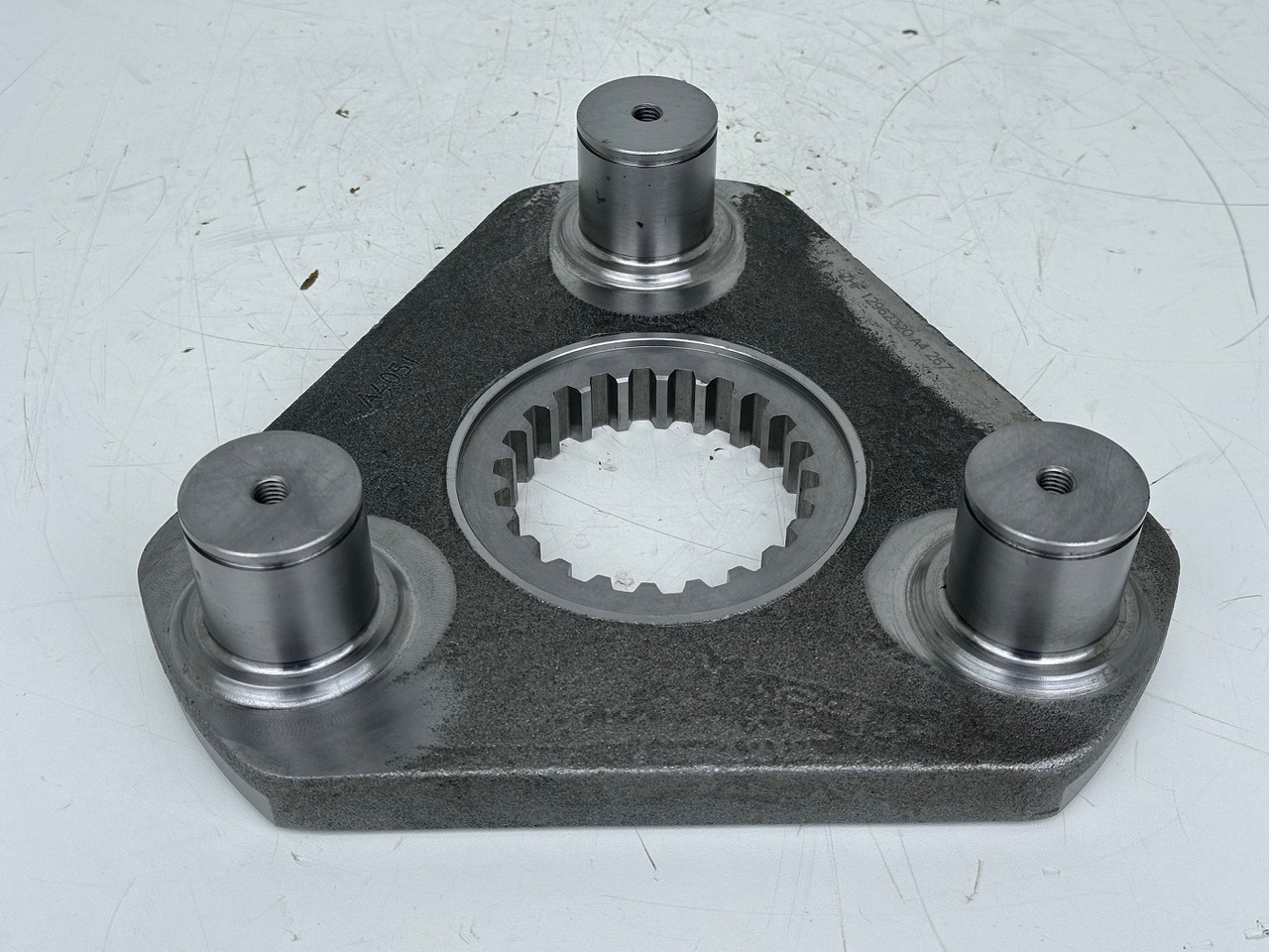 Liebherr Planetenträger ID-Nr.12962320. #12962320.A4.267# - Коробка передач и запчасти для Экскаваторов: фото 2 Liebherr Planetenträger ID-Nr.12962320. #12962320.A4.267# - Коробка передач и запчасти для Экскаваторов: фото 2