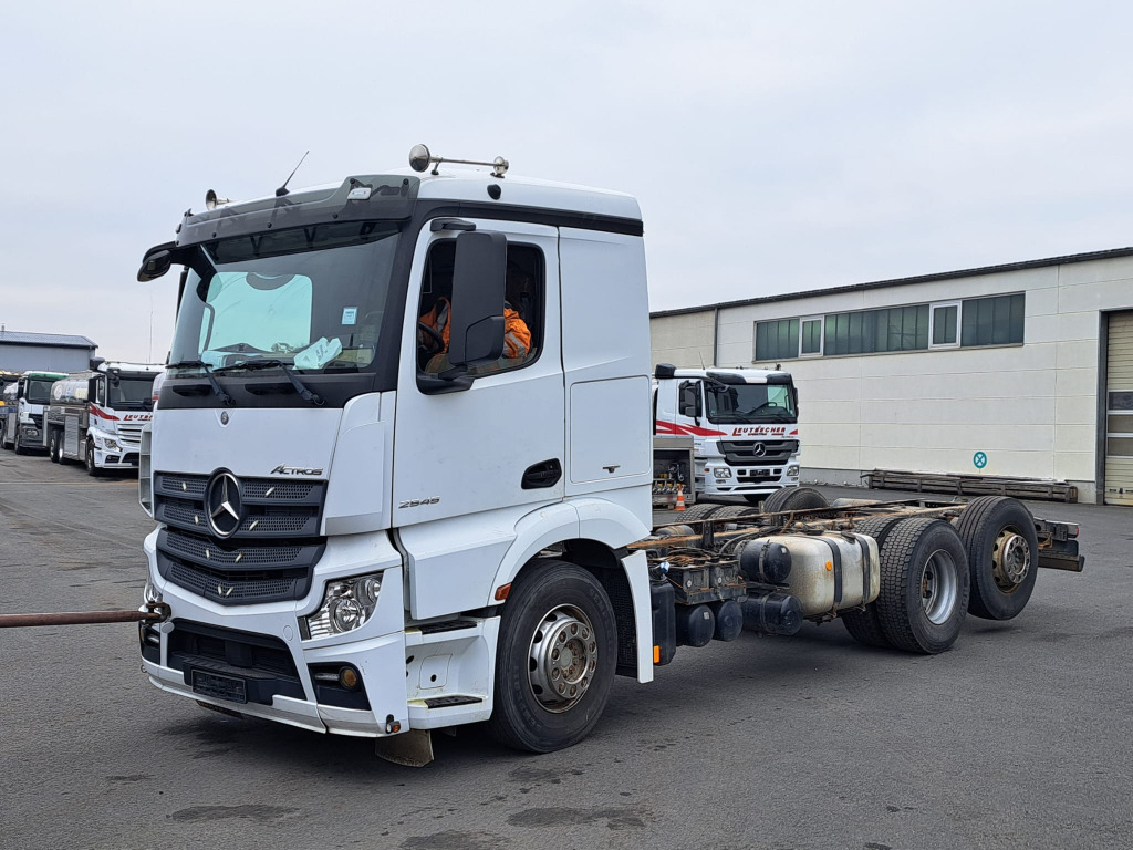 Mercedes Benz Actros 2545 L 6x2  Motorschaden(Nr. 5785) - Грузовик-шасси: фото 3 Mercedes Benz Actros 2545 L 6x2  Motorschaden(Nr. 5785) - Грузовик-шасси: фото 3
