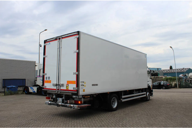 Mercedes-Benz Axor 1829 * MANAUL * EURO5 * 4X2 * CARRIER SUPRA 850 * - Рефрижератор: фото 4 Mercedes-Benz Axor 1829 * MANAUL * EURO5 * 4X2 * CARRIER SUPRA 850 * - Рефрижератор: фото 4
