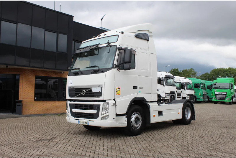 Volvo FH 13.500 * EURO5 * 2 TANK * 4X2 * chassi 2013 * top condition - Тягач: фото 1 Volvo FH 13.500 * EURO5 * 2 TANK * 4X2 * chassi 2013 * top condition - Тягач: фото 1