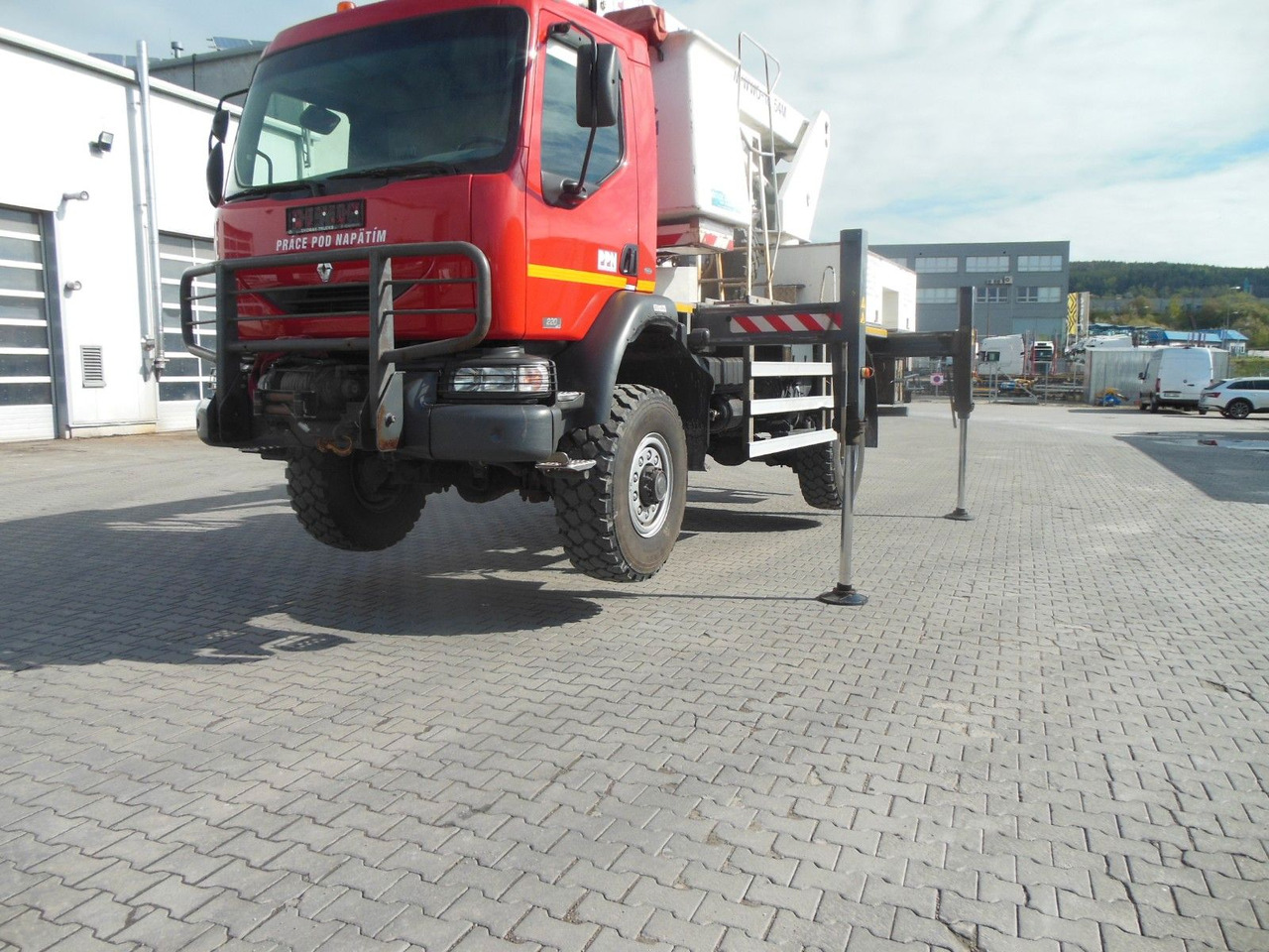 Renault MIDLUM 220.14,4X4,HUBARBEITBÜHNE 16,5M, ISOLIERT - Грузовик с подъемником: фото 5 Renault MIDLUM 220.14,4X4,HUBARBEITBÜHNE 16,5M, ISOLIERT - Грузовик с подъемником: фото 5